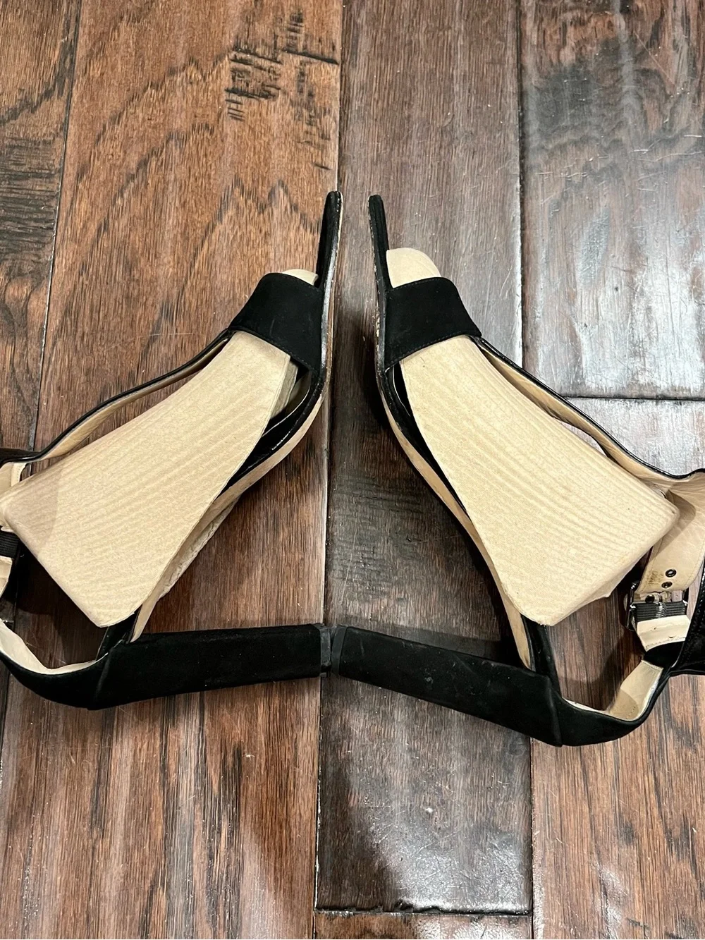 Authentic Gucci Patent Suede Leather Ankle T-Strap Block Heel